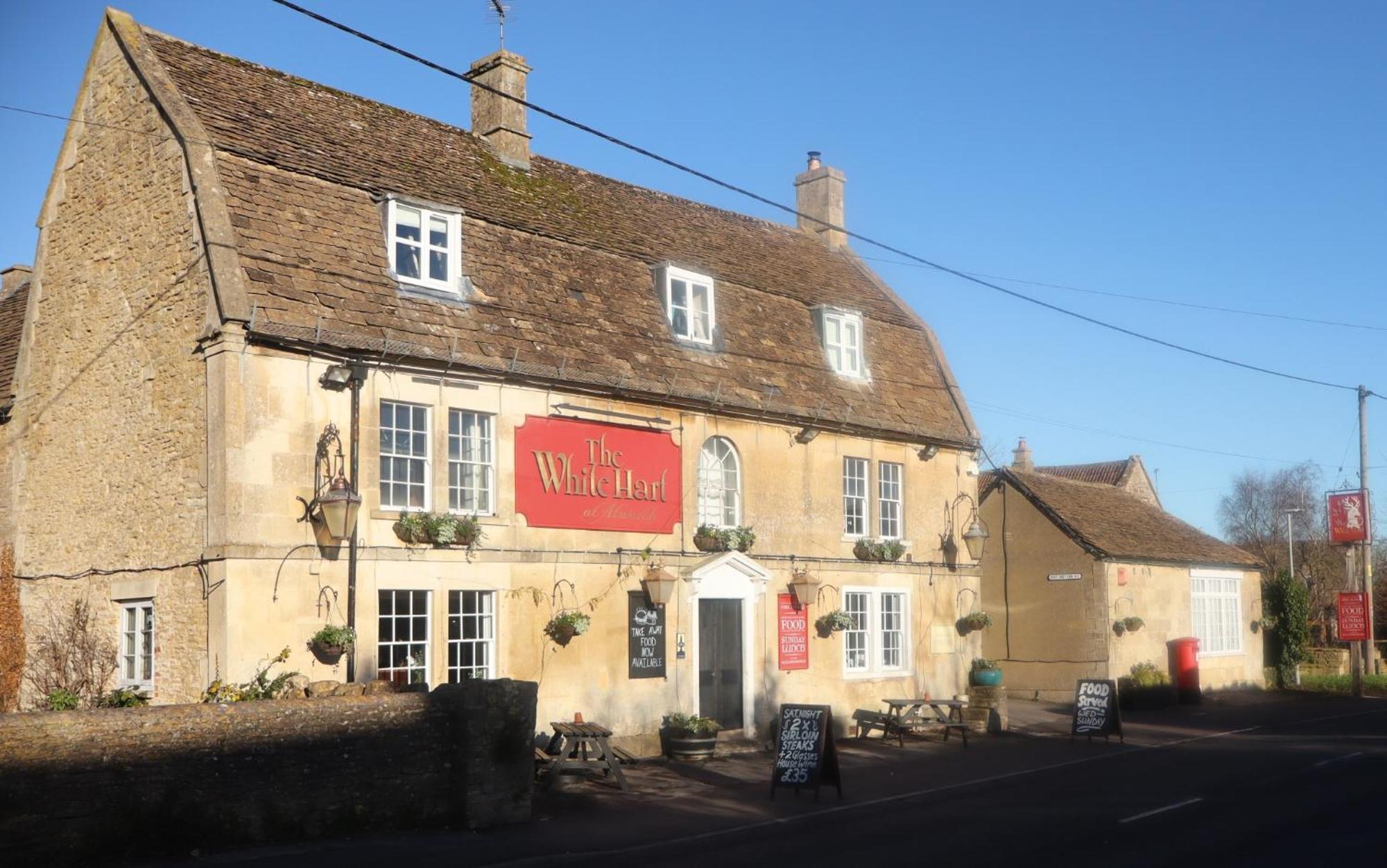 The White Hart Atworth Exterior foto